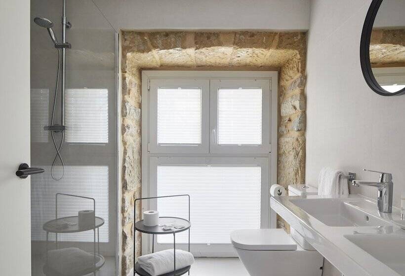 جناح جونيور, Arrizul Beach