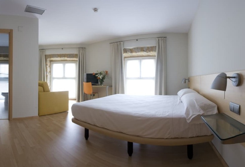 جناح جونيور, Arrizul Beach