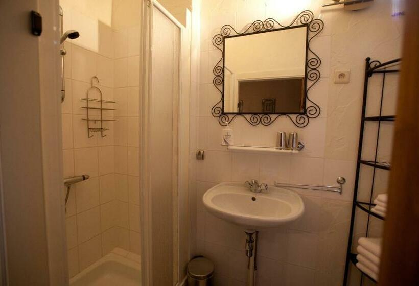 غرفة قياسية رباعية, B&b Restaurant Porte De La Lienne