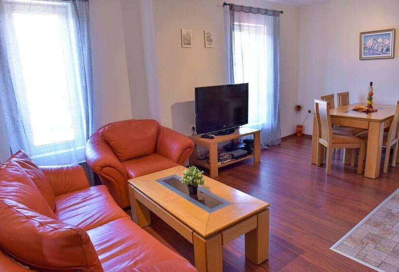 带2个卧室的公寓, Bojur & Bojurland Apartment Complex