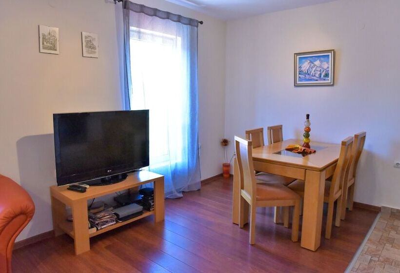 침실 2개 아파트, Bojur & Bojurland Apartment Complex