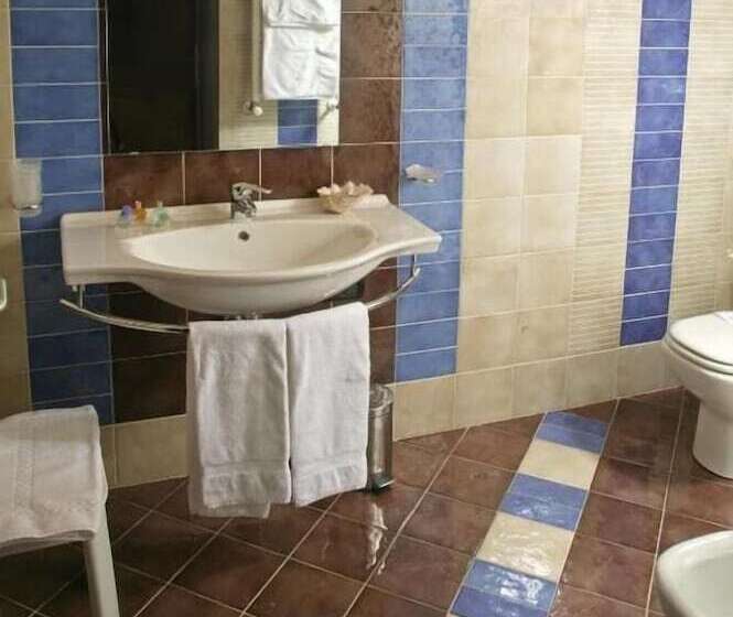 חדר סטנדרט יחיד, Cerri