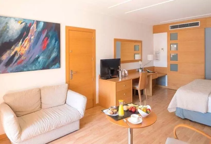 اتاق استاندارد سه نفره, Clipper & Villas