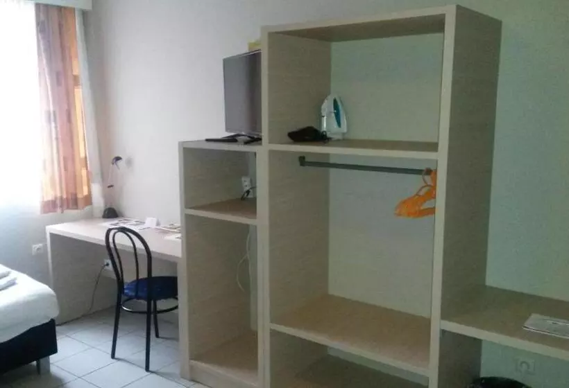 اتاق استاندارد یک نفره, Room In Studio   Condo Gardens Leuven   Budget Studio Single