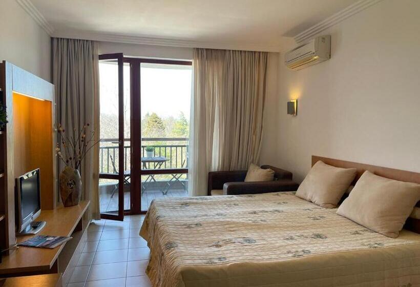 חדר סטנדרט יחיד עם מרפסת, Emerald Beach Resort & Spa