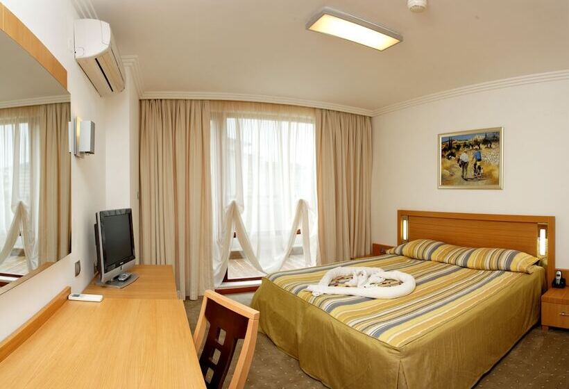标准工作室带阳台, Emerald Beach Resort & Spa