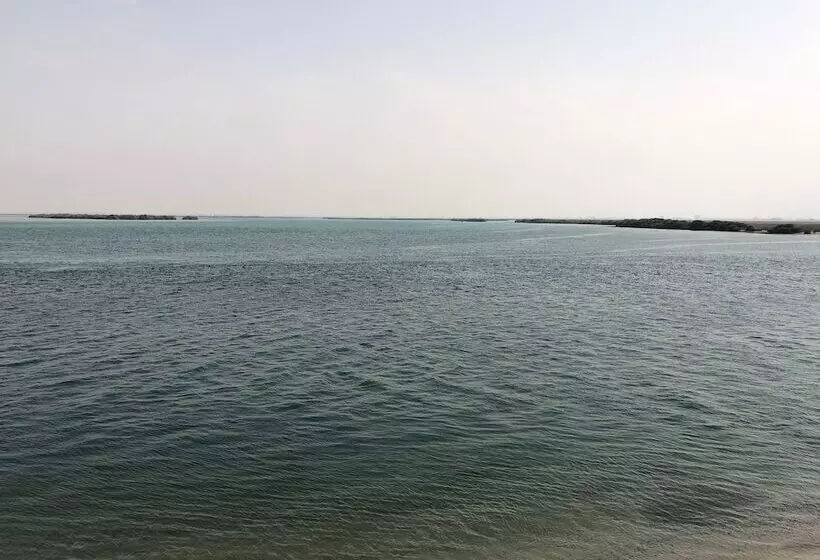 Premium-studio, Flamingo Beach
