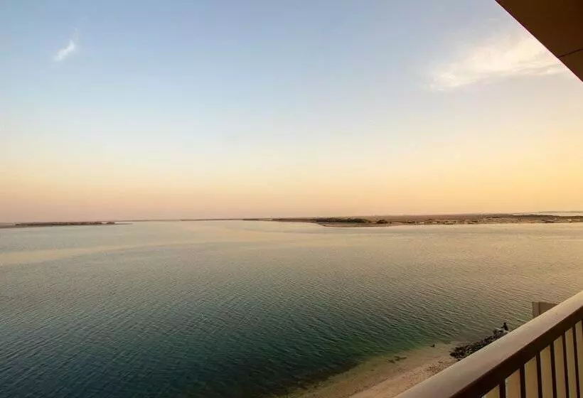 Premium-studio, Flamingo Beach