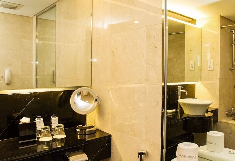 行政套房, Grandkemang