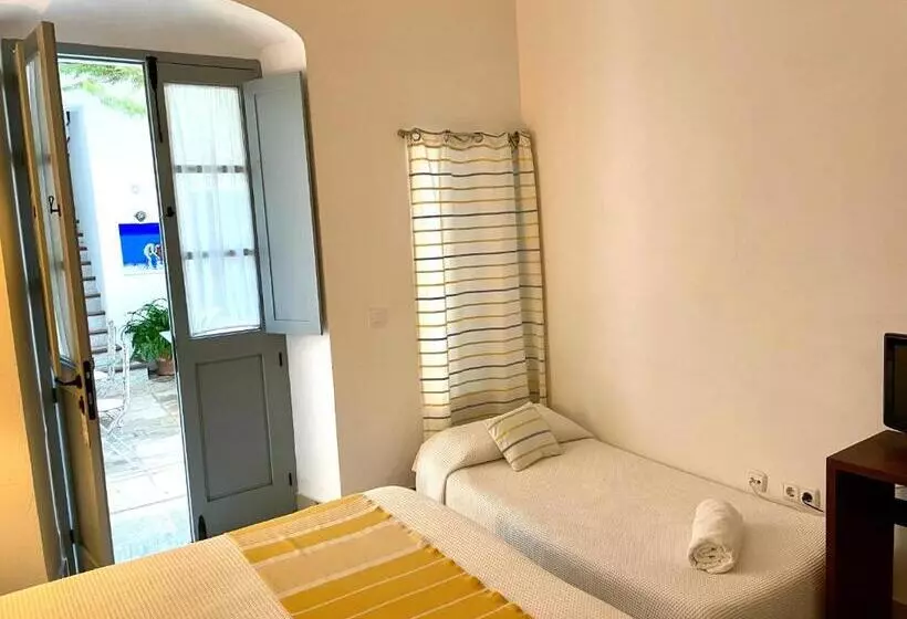 اتاق اکونومی, La Botica De Vejer