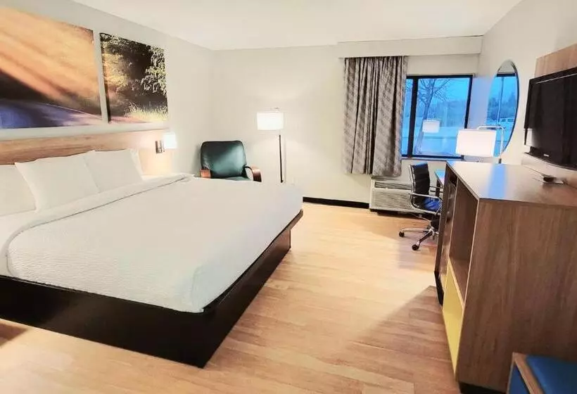 キングサイズベッドのデラックスルーム, Days Inn By Wyndham Pleasant Prairie Kenosha