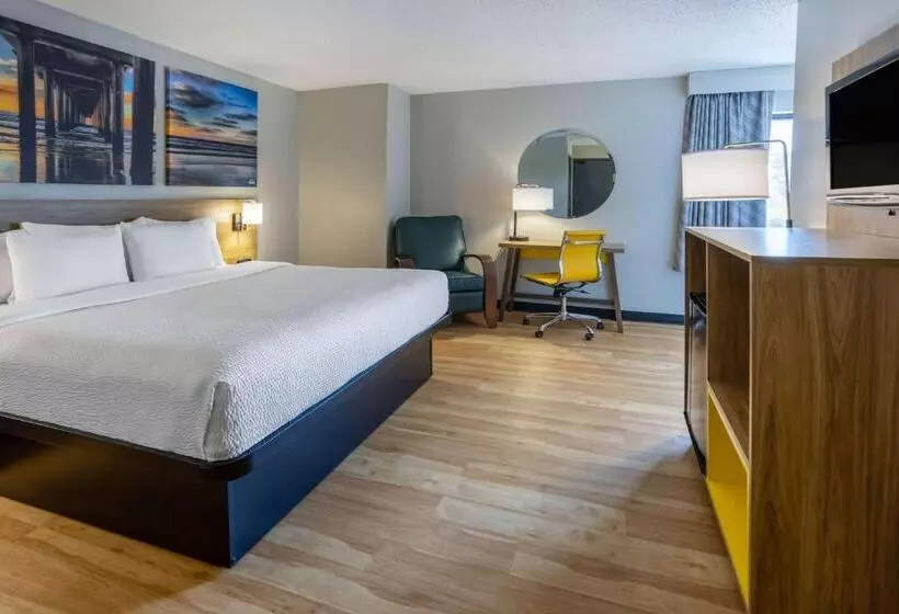 キングサイズベッドのデラックスルーム, Days Inn By Wyndham Pleasant Prairie Kenosha
