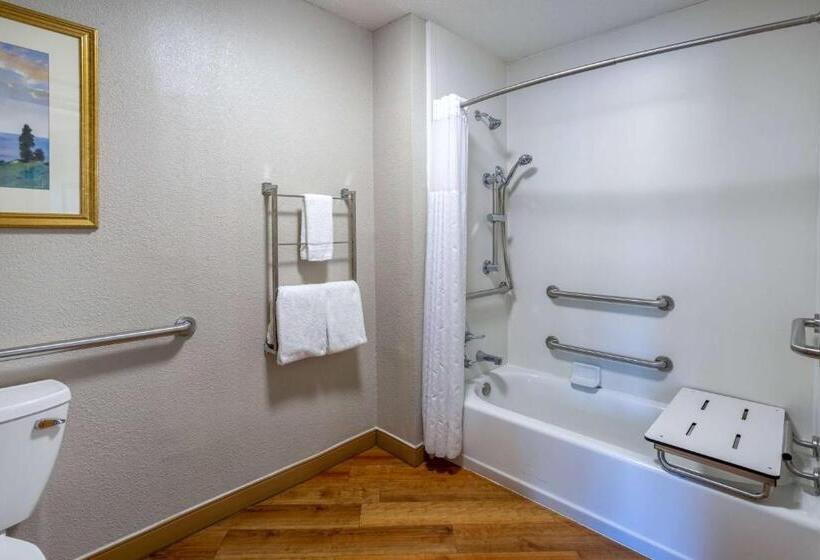Номер Стандарт Адаптированный для Инвалидов, Days Inn By Wyndham Pleasant Prairie Kenosha