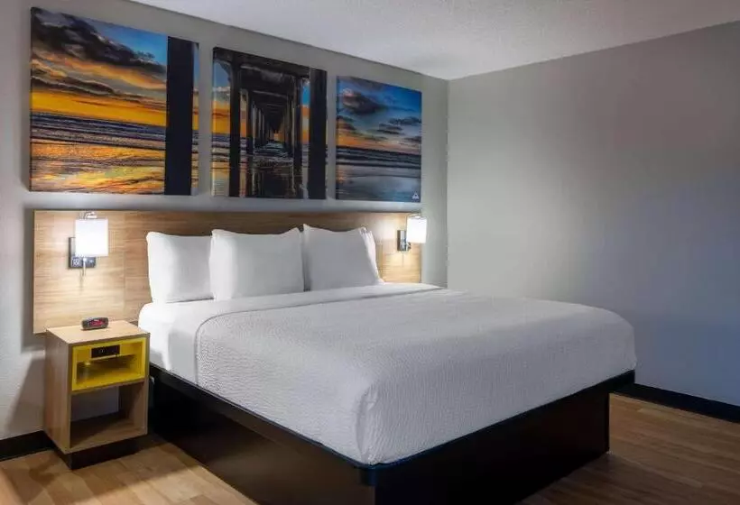 キングサイズベッドのデラックススイート, Days Inn By Wyndham Pleasant Prairie Kenosha