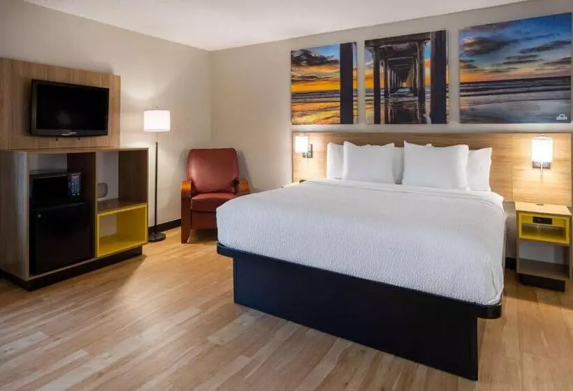 キングサイズベッドのデラックススイート, Days Inn By Wyndham Pleasant Prairie Kenosha