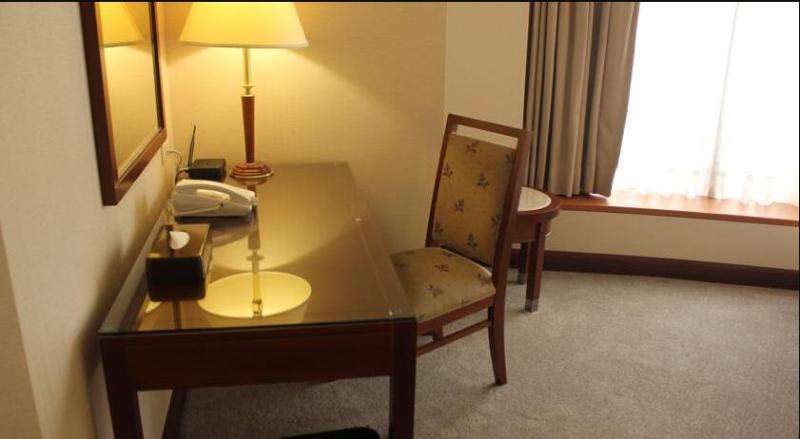 اتاق اجرایی, Monarch Plaza