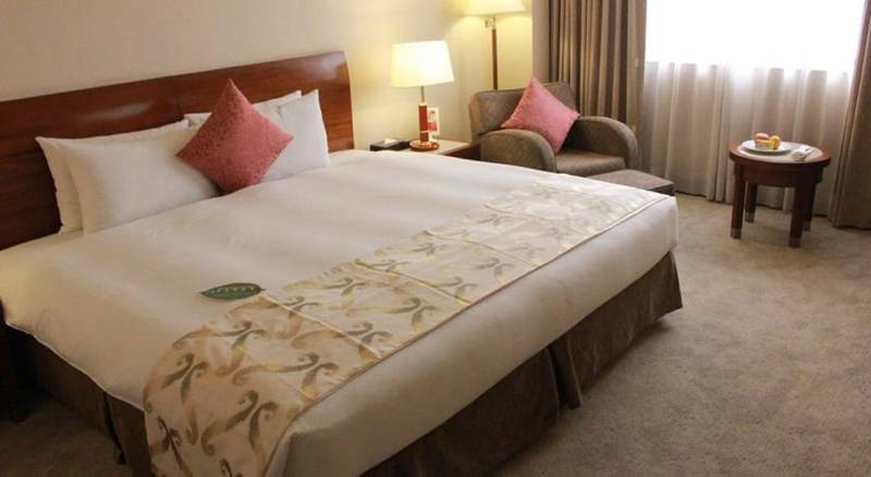 اتاق اجرایی, Monarch Plaza