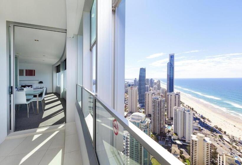 דירת שלושה חדרים, Q1 Resort & Spa