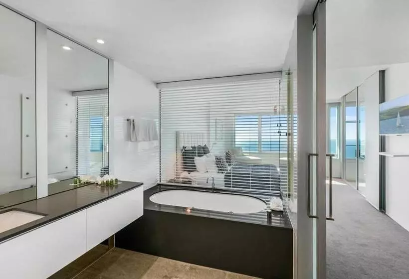 1 Bedroom Penthouse Apartment, Q1 Resort & Spa