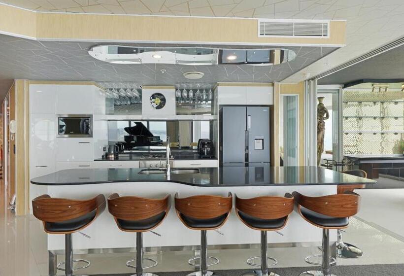 סוויטת 3 חדרי שינה, Q1 Resort & Spa