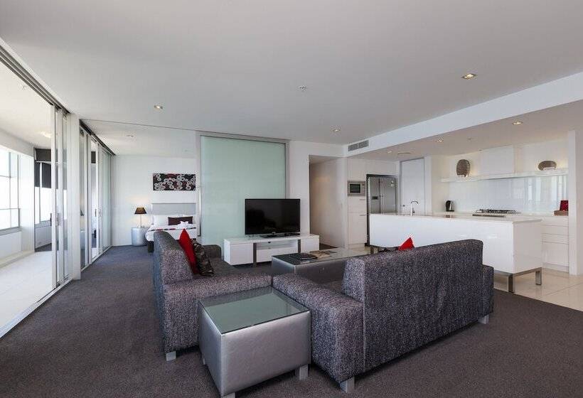 דירת שלושה חדרים, Q1 Resort & Spa