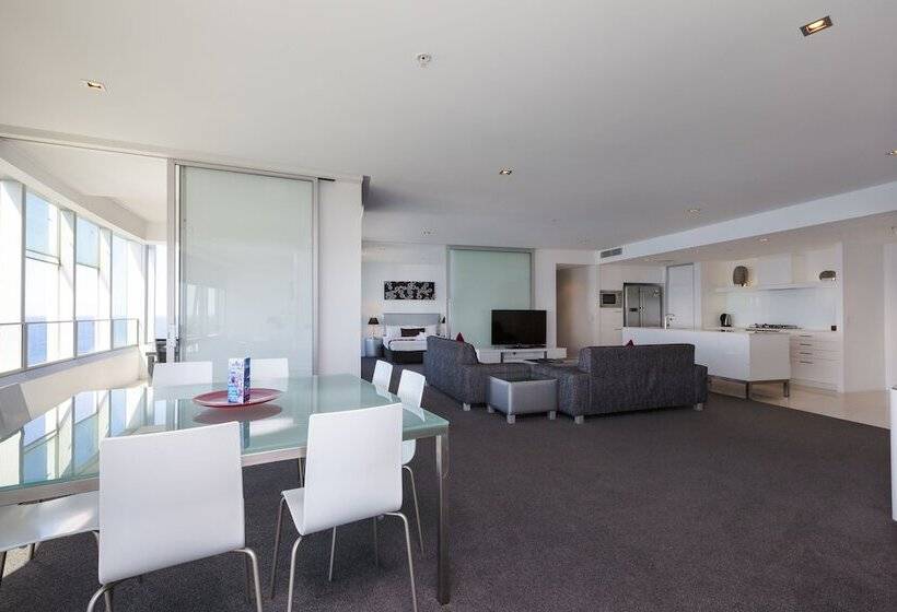 דירת שלושה חדרים, Q1 Resort & Spa