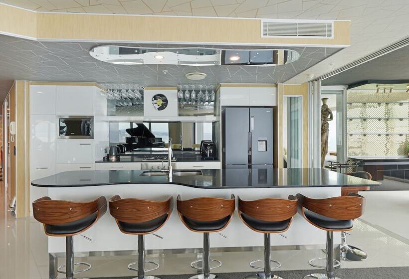 סוויטת 3 חדרי שינה, Q1 Resort & Spa