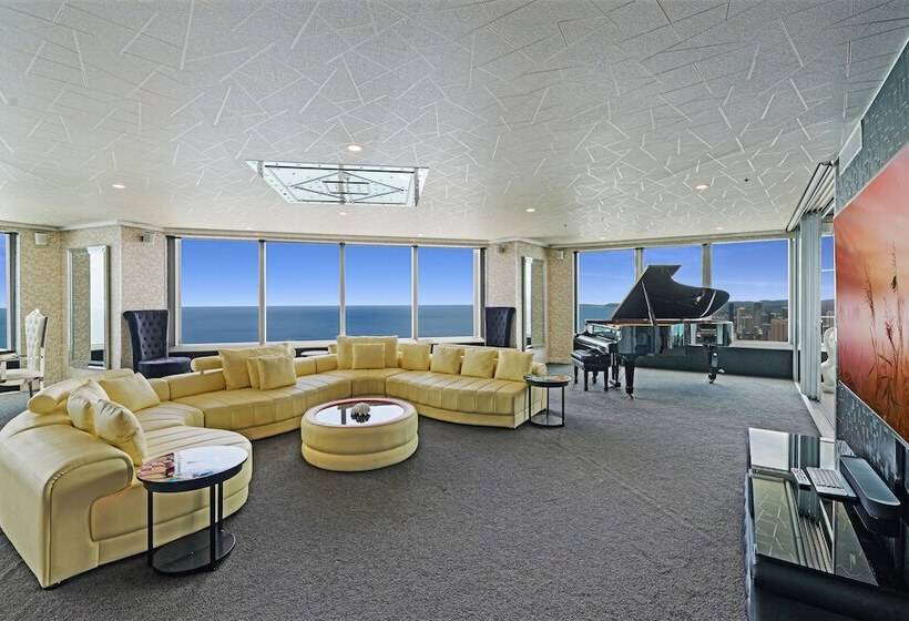 סוויטת 3 חדרי שינה, Q1 Resort & Spa