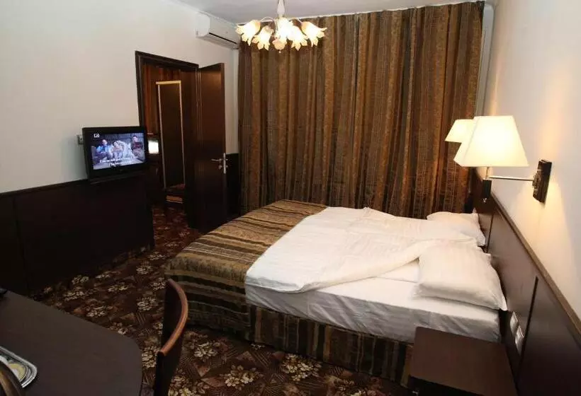 Classic Room, & Restaurant The House