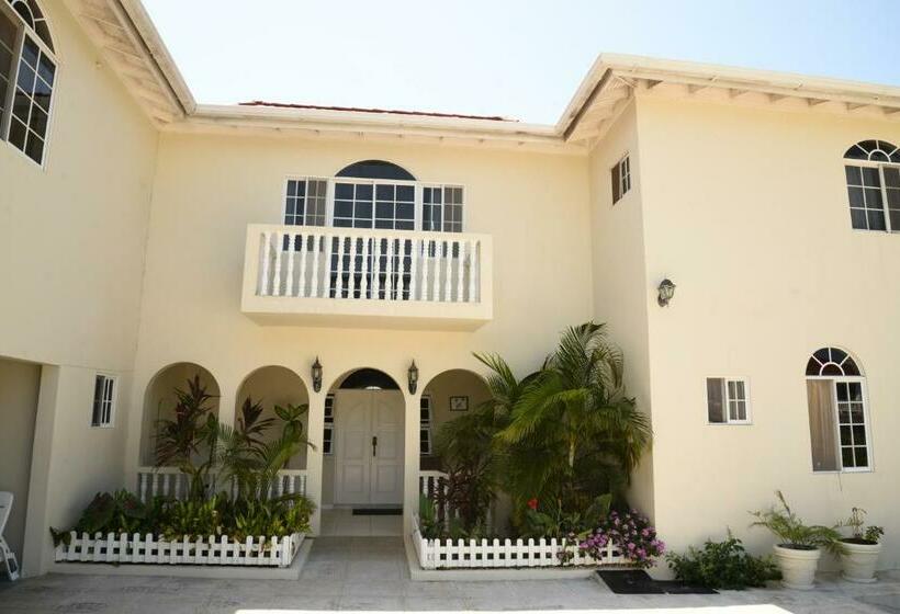 سوئیت با بالکن, Retreat Guest House