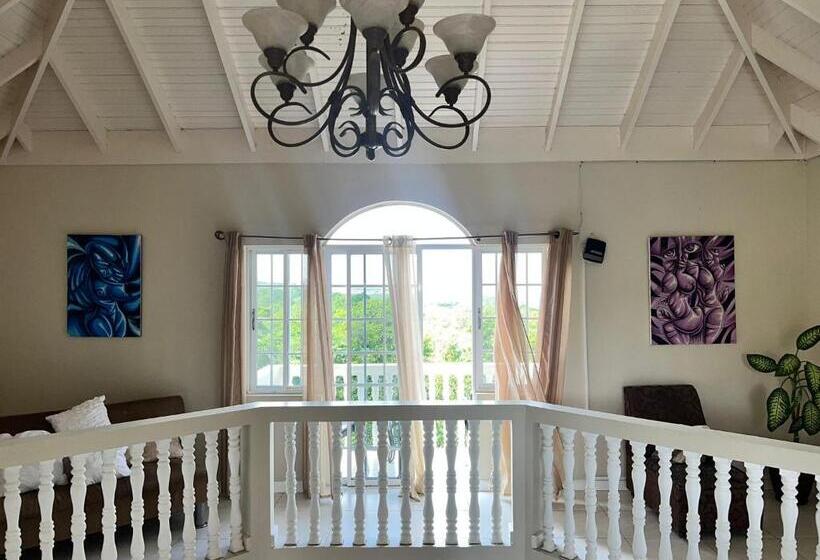 سوئیت با بالکن, Retreat Guest House