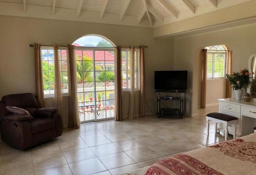 سوئیت با بالکن, Retreat Guest House