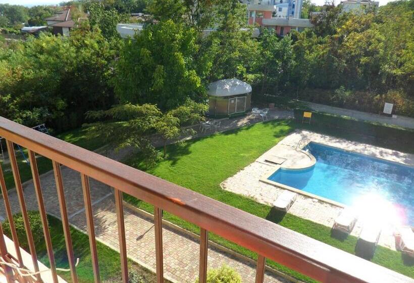 バルコニー付２ベッドルームアパートメント, Sea Park Homes Neshkov