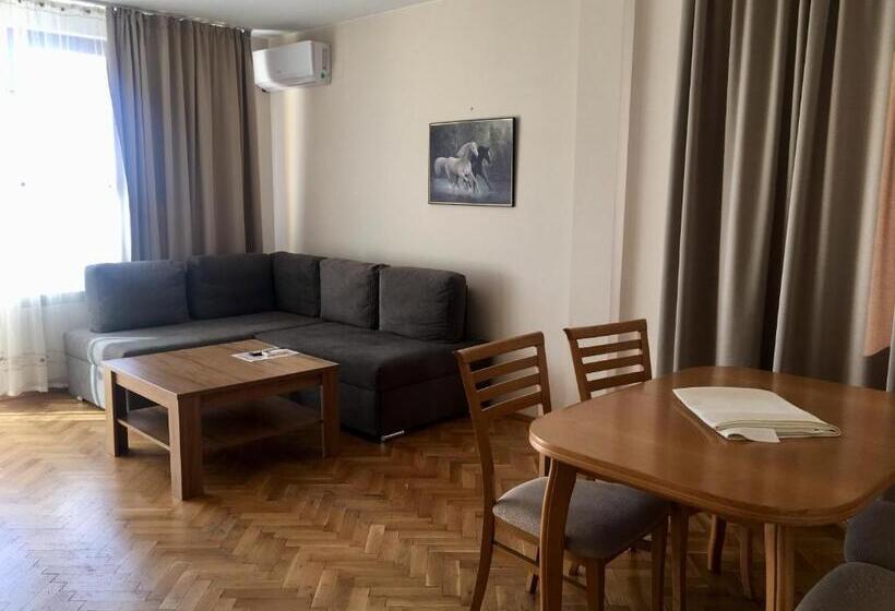 バルコニー付き１ベッドルームアパートメント, Sea Park Homes Neshkov