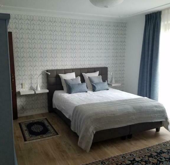 스탠다드 룸, Steineweiher