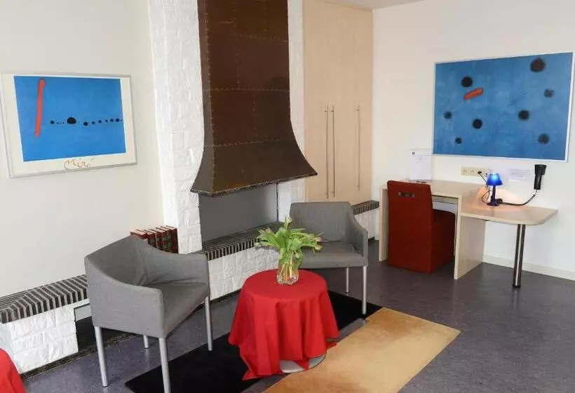 Standard Kolmen Hengen Huone, Vijfwegen