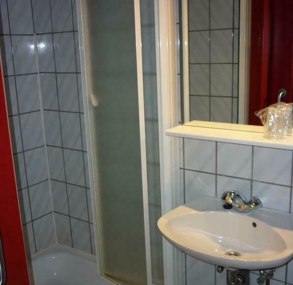 חדר סטנדרט, Logis Hotel Du Midi