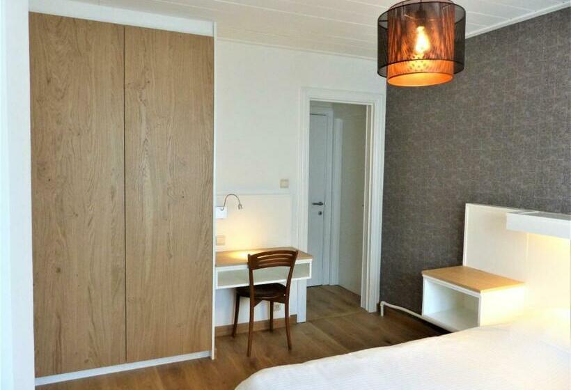 חדר סטנדרט, Logis Hotel Du Midi