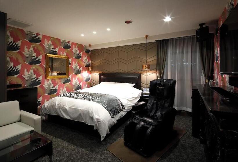 スタンダードルーム, Birthday 楠店