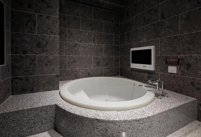 スタンダードルーム, Birthday 楠店