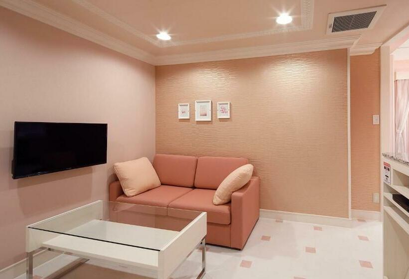 スタンダードルーム, Birthday 楠店