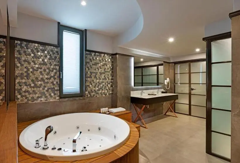 プレジデントスイートルーム, Limak Skopje Luxury
