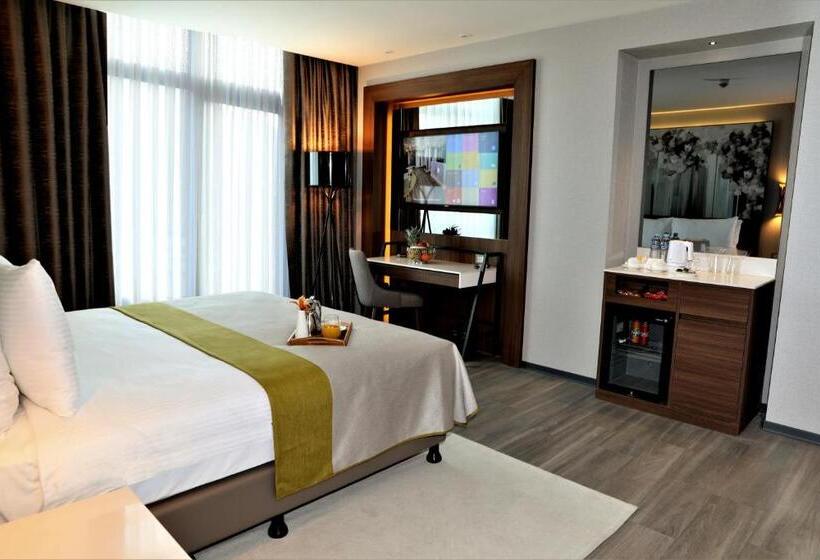 Люкс Сеньор, Limak Skopje Luxury