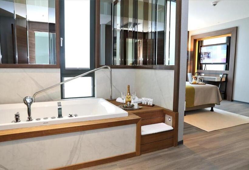 シニアスイート, Limak Skopje Luxury