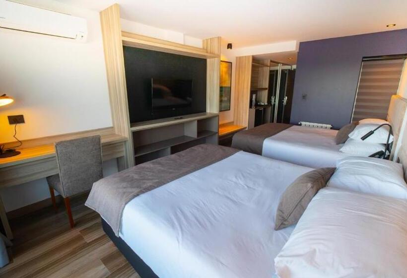 スーペリアの４人部屋, Neco Boutique