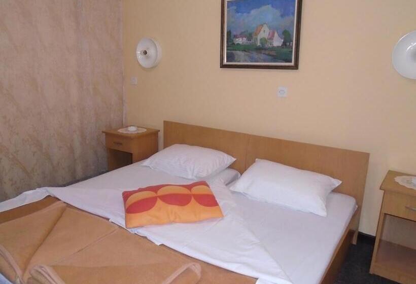 اتاق استاندارد, B&b Izvor