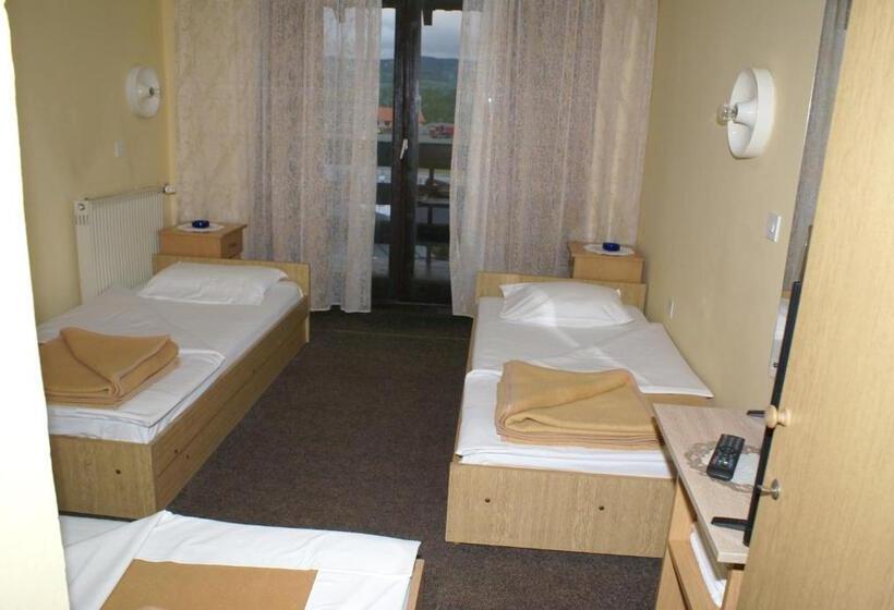 اتاق استاندارد سه نفره, B&b Izvor