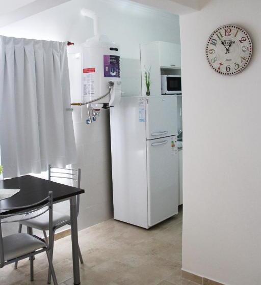 דירת חדר, Complejo Amarelo