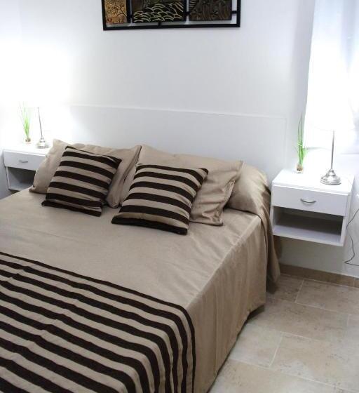 شقة غرفة واحدة, Complejo Amarelo