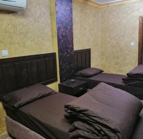 اتاق استاندارد سه نفره, Aqaba Roza